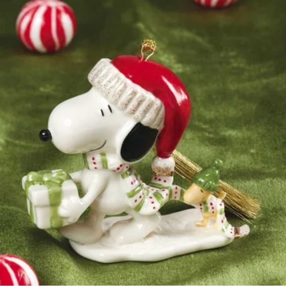 Lenox Peanuts 2 Christmas ornament set - Snoopy Holiday Gift/Flying Ace - NEW - Picture 3 of 4